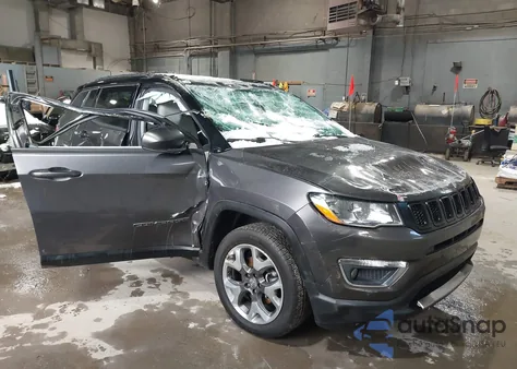 2018 Jeep Compass Limited 4X4 из США, поврежденный, VIN 3C4NJDCB1JT168127